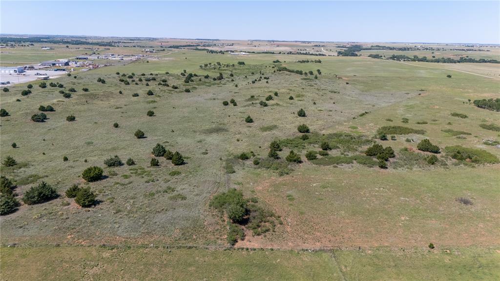 2 N 2440 Road Property Photo 4