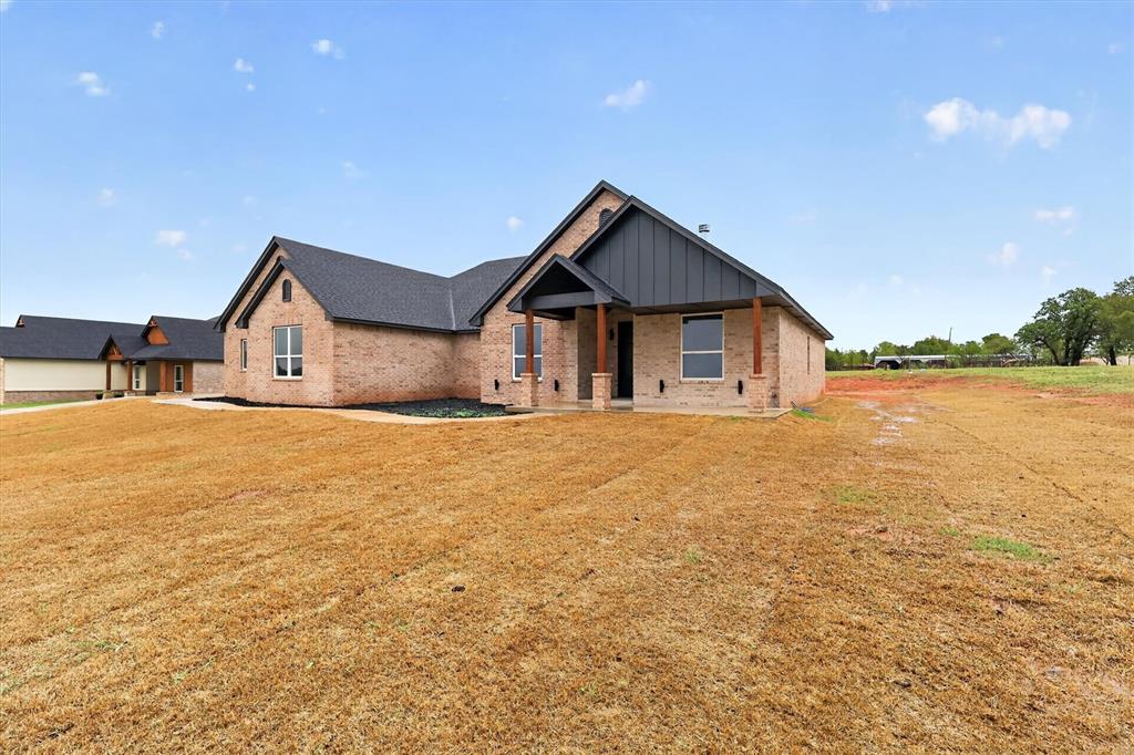 2436 Wolf Creek Bend Property Photo 3