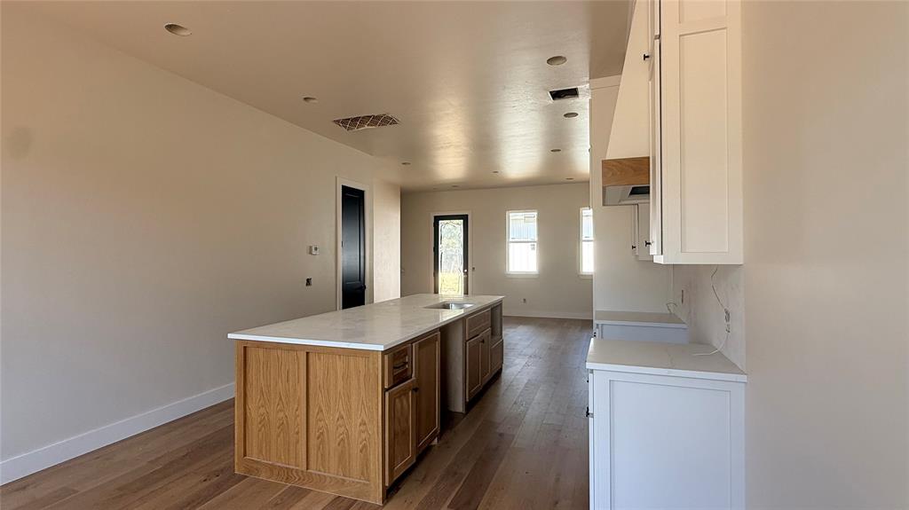 16 S Howard Street Property Photo 9