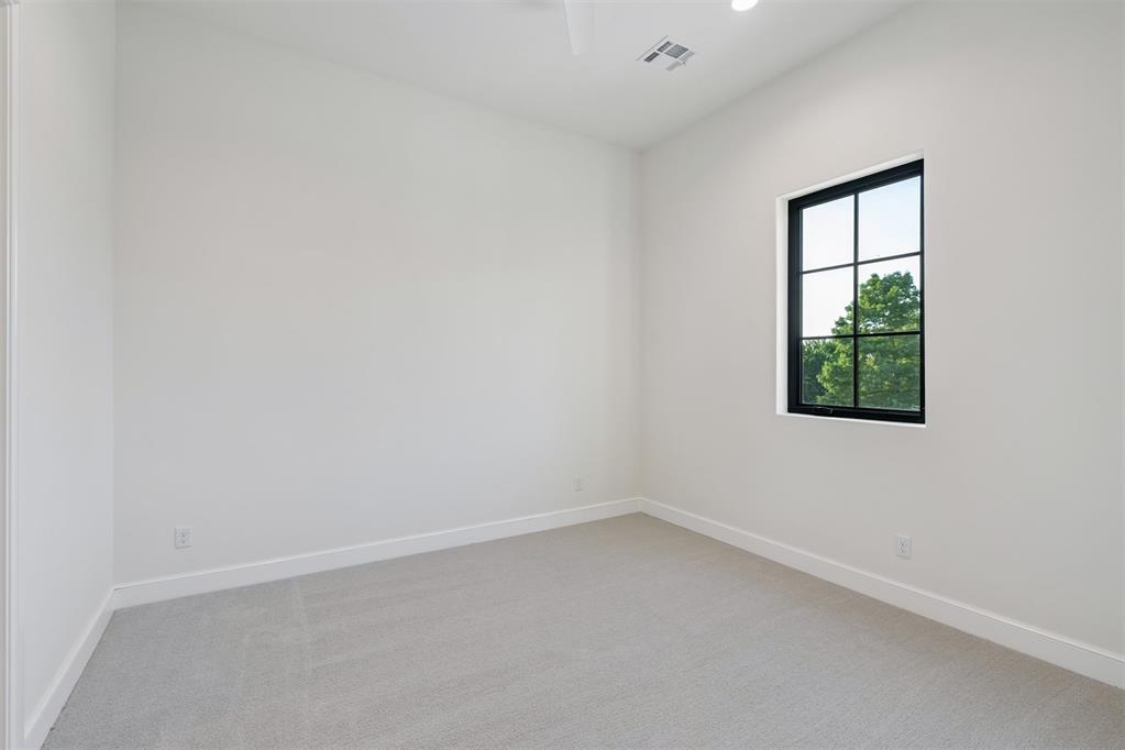 1722 Huntington Avenue Property Photo 25