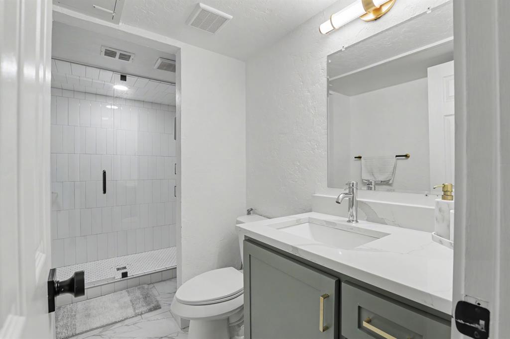 6100 N Brookline Avenue 8 Property Photo 8