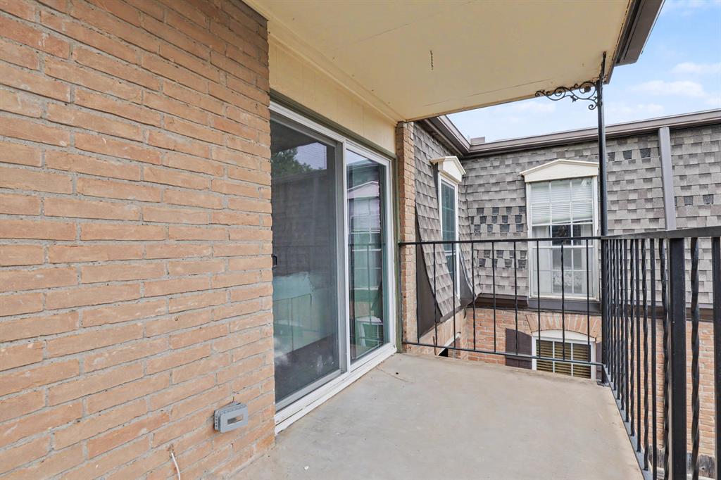 6100 N Brookline Avenue 8 Property Photo 11