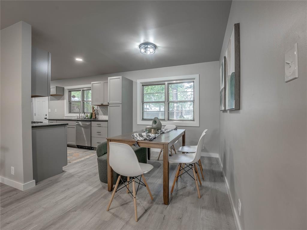 2016 W Noble Avenue Property Photo 9