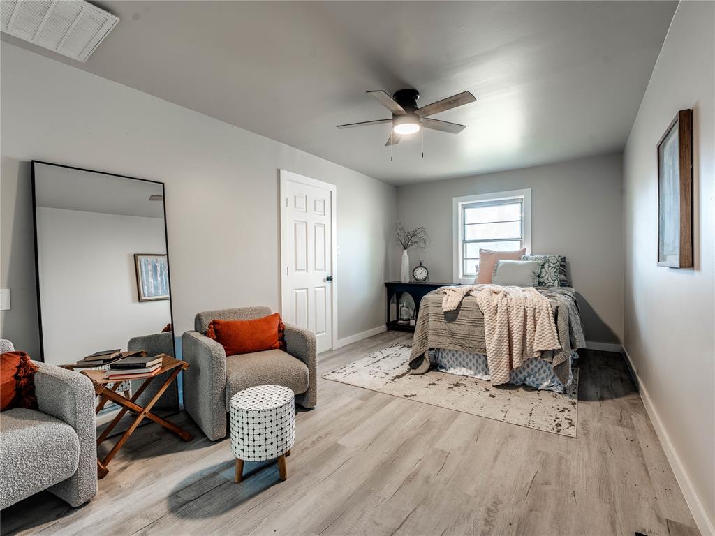 2016 W Noble Avenue Property Photo 19
