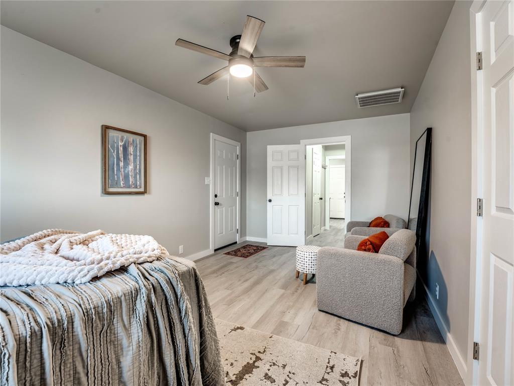 2016 W Noble Avenue Property Photo 21