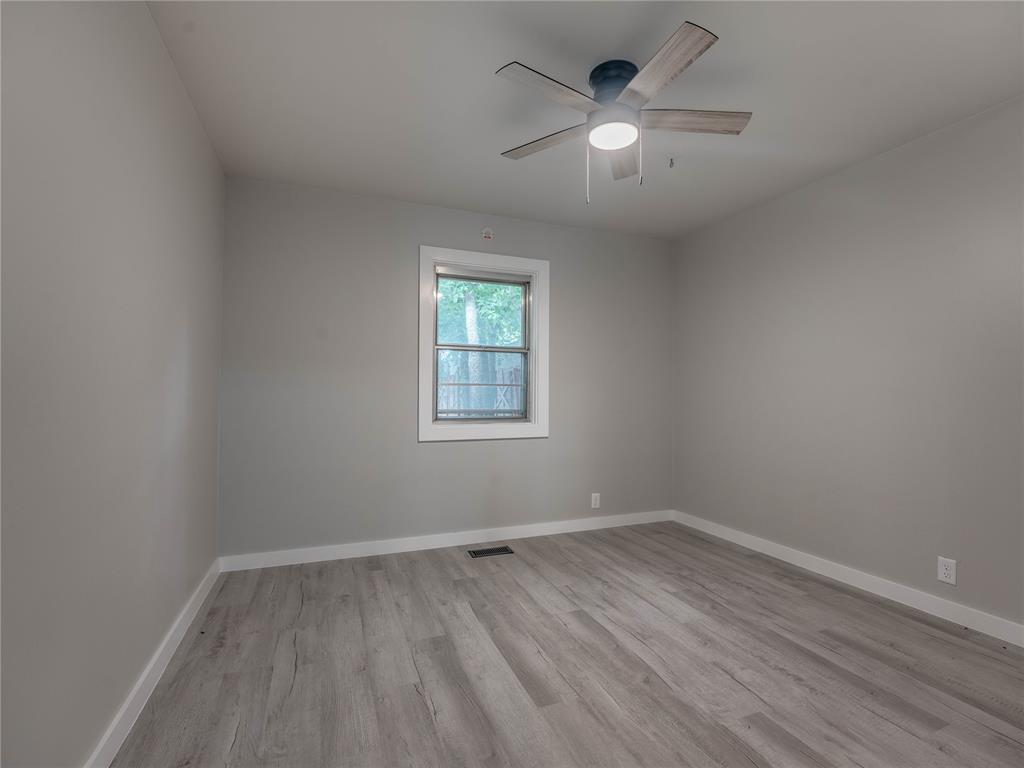 2016 W Noble Avenue Property Photo 22