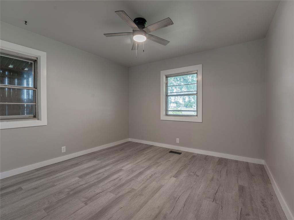 2016 W Noble Avenue Property Photo 26