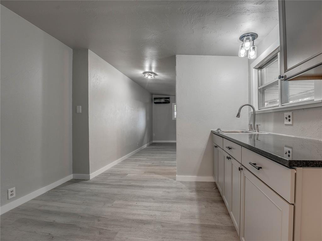 2016 W Noble Avenue Property Photo 37