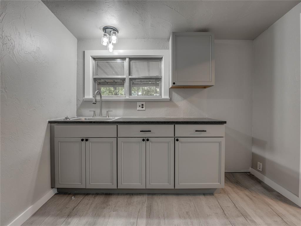 2016 W Noble Avenue Property Photo 38