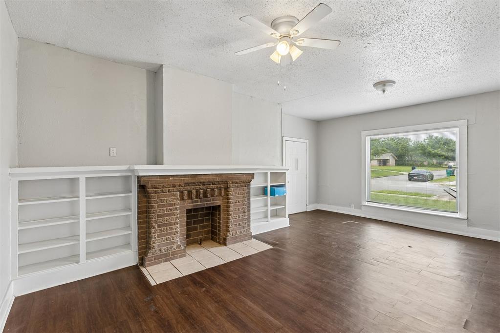 2300 N Prospect Avenue Property Photo 8