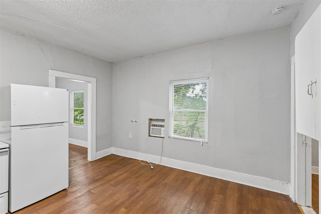2300 N Prospect Avenue Property Photo 17