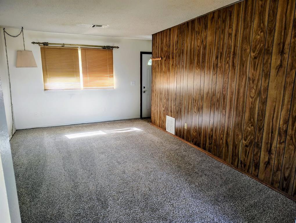 1000 N Doris Avenue Property Photo 8