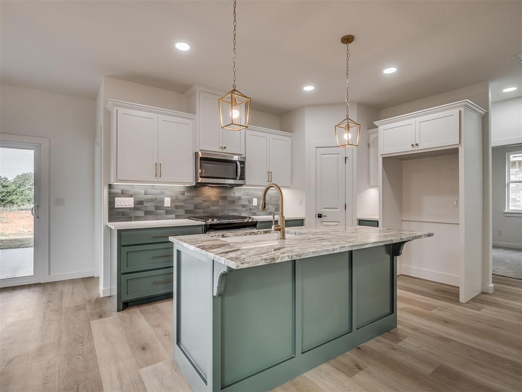 1901 Long Cove Avenue Property Photo 10