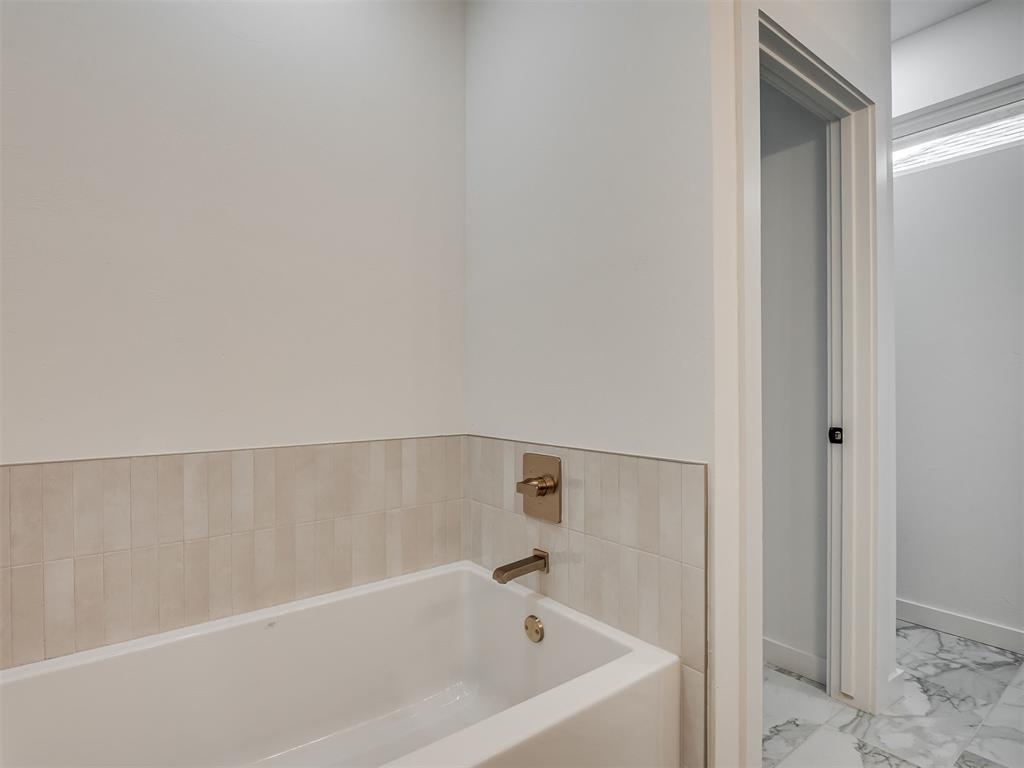 1901 Long Cove Avenue Property Photo 26