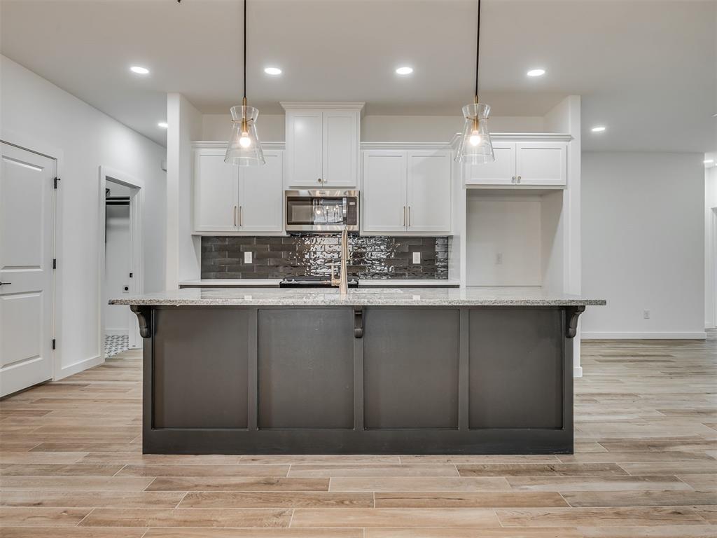 1817 Long Cove Avenue Property Photo 2