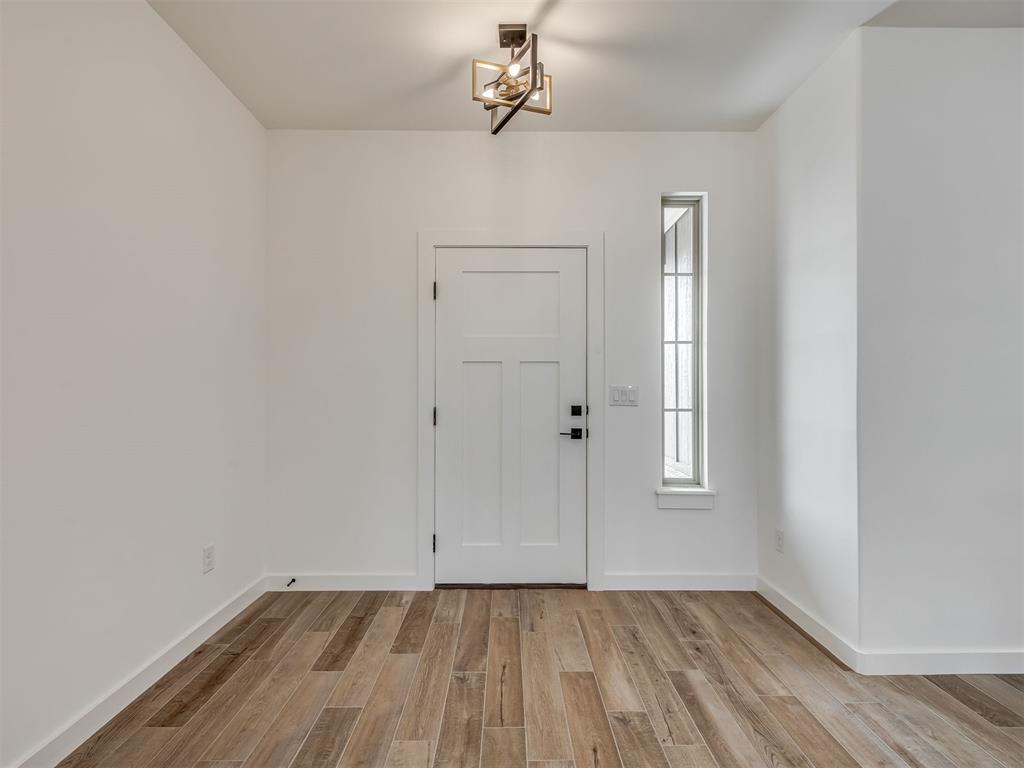 1817 Long Cove Avenue Property Photo 4