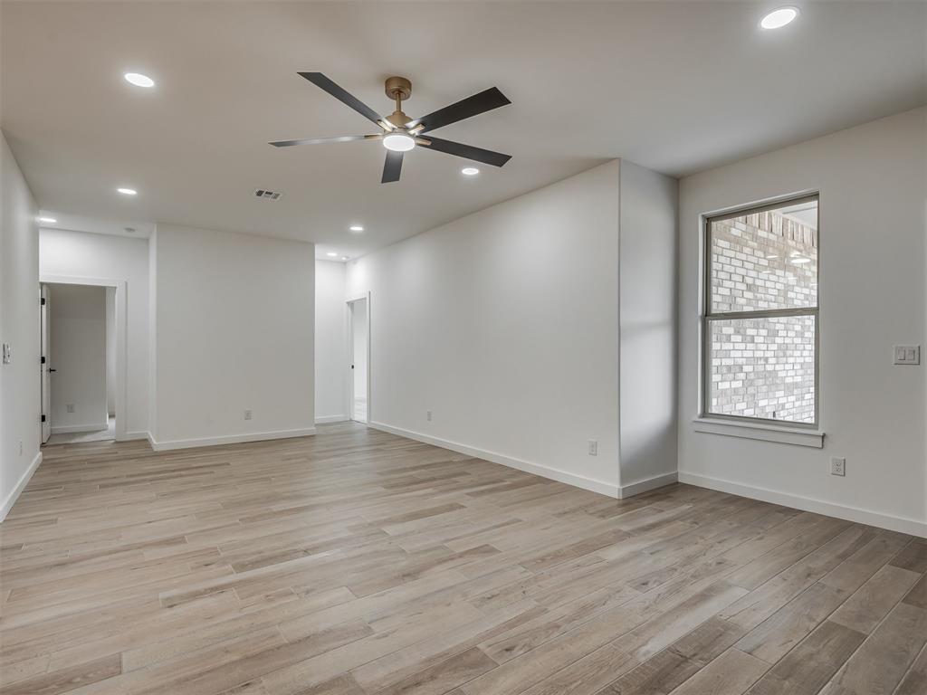 1817 Long Cove Avenue Property Photo 6