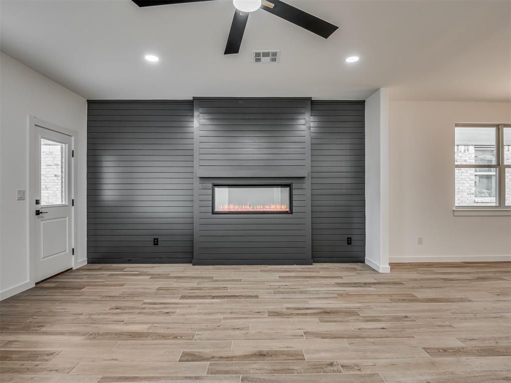 1817 Long Cove Avenue Property Photo 8