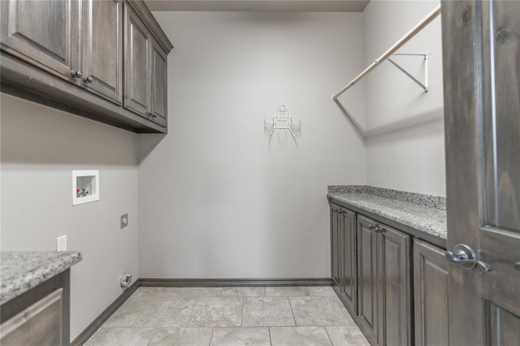 4617 Caveat Drive Property Photo 23