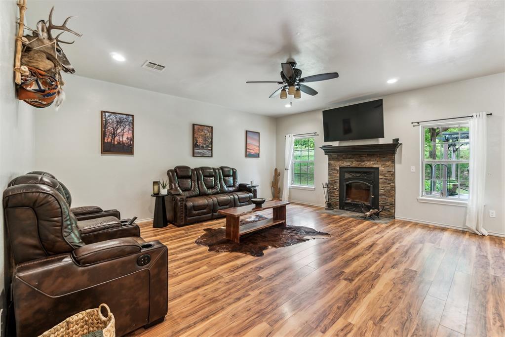 1227245 Property Photo 8