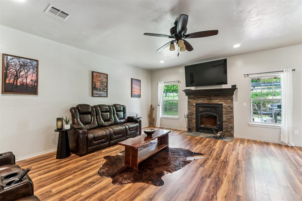 1227245 Property Photo 9