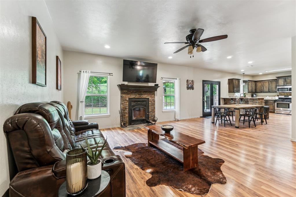 1227245 Property Photo 10
