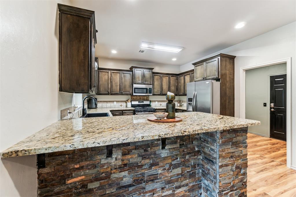 1227245 Property Photo 12