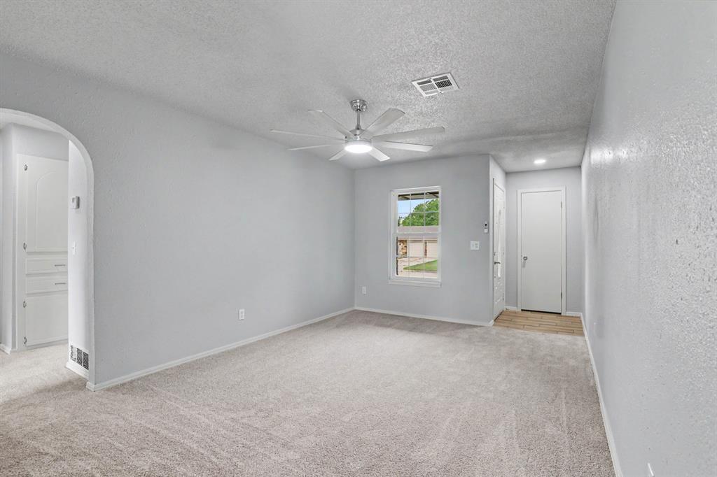 700 Lloyd Avenue Property Photo 4