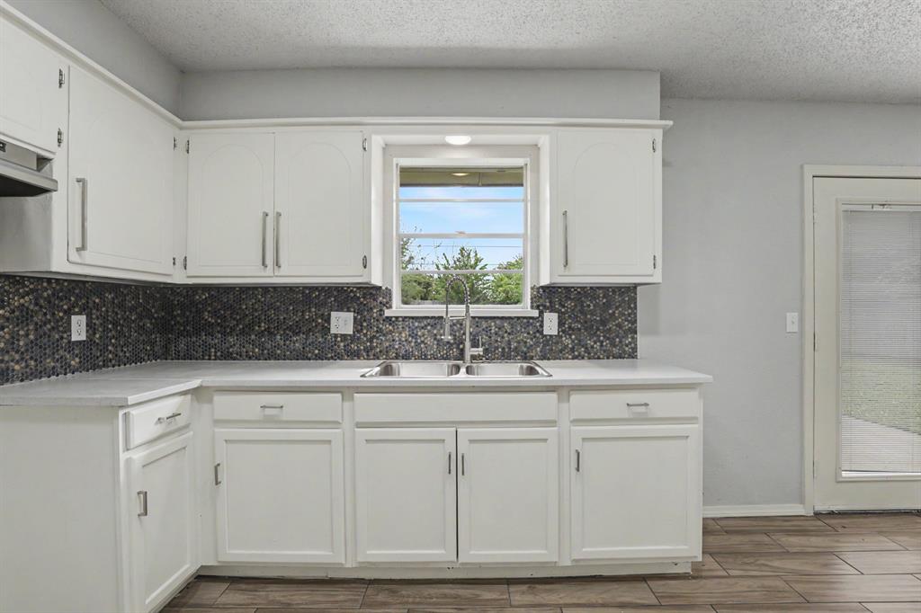 700 Lloyd Avenue Property Photo 8