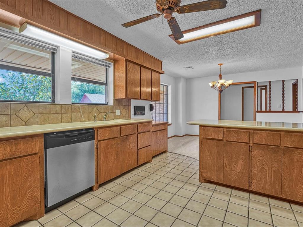 715 Sw Englewood Drive Property Photo 8
