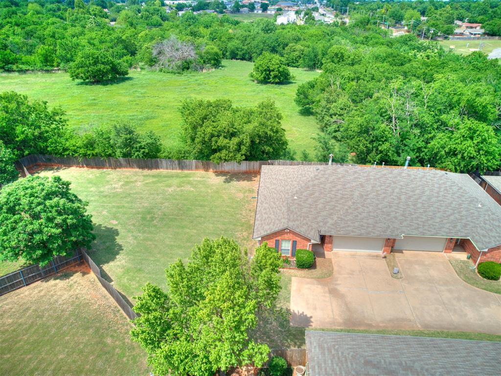 231 N Kelly Avenue Property Photo 45