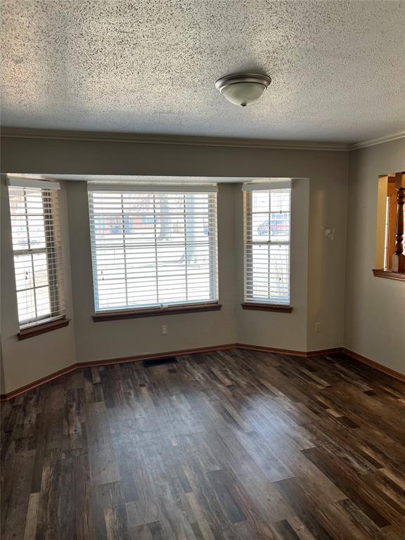 3501 N Ridgewood Street Property Photo 4