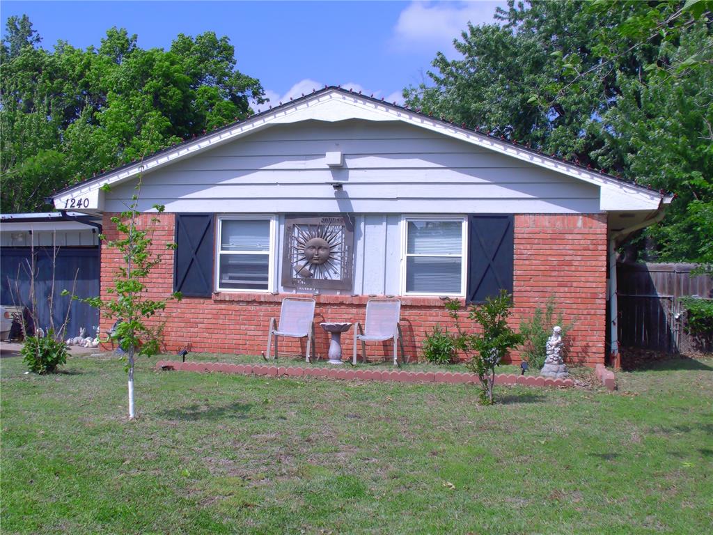 1240 N Warren Place Property Photo 3