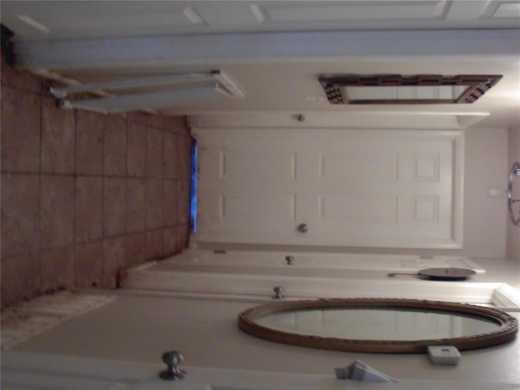 1240 N Warren Place Property Photo 16