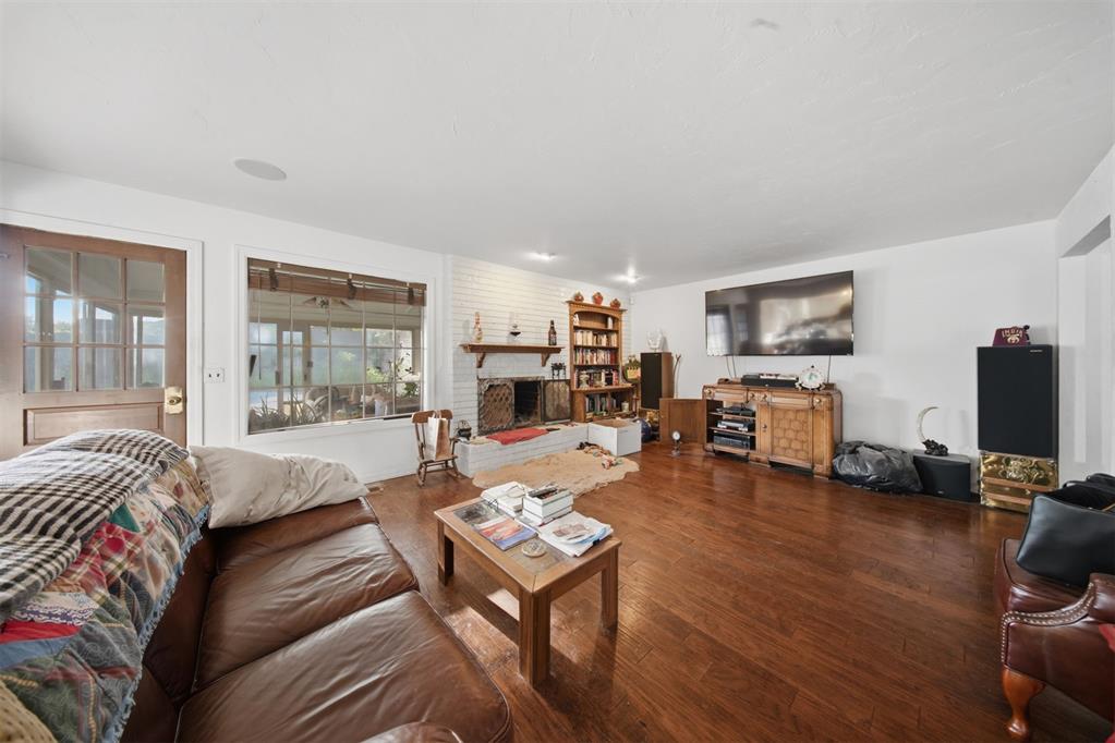 10208 Durham Drive Property Photo 5