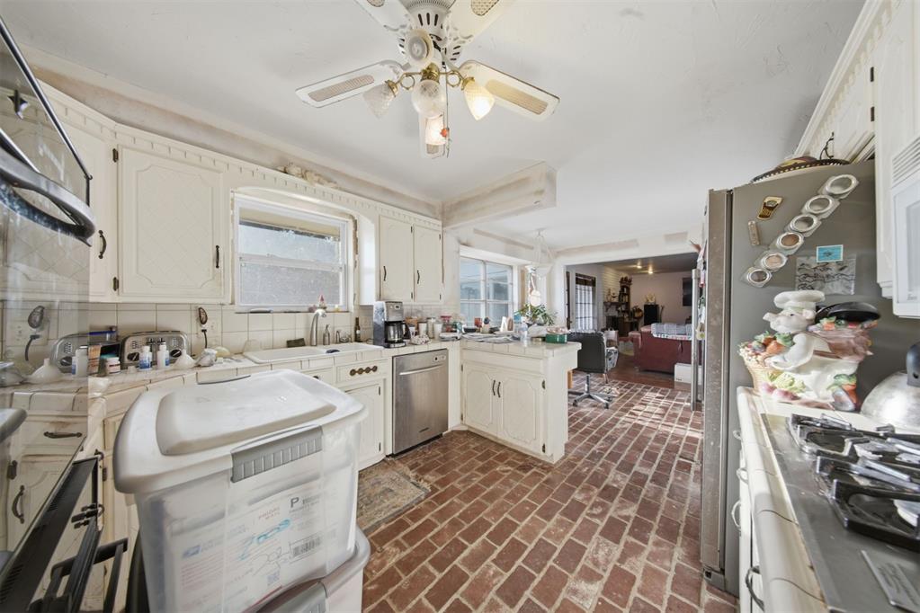 10208 Durham Drive Property Photo 13