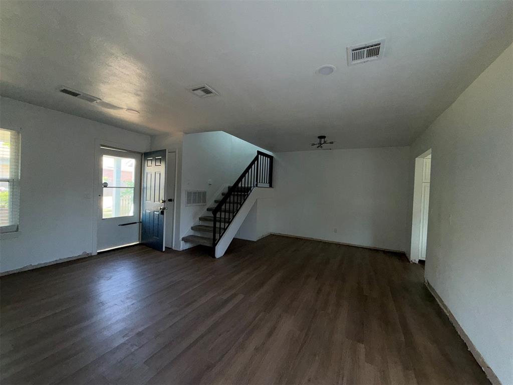 2831 Indian Creek Boulevard Property Photo 3