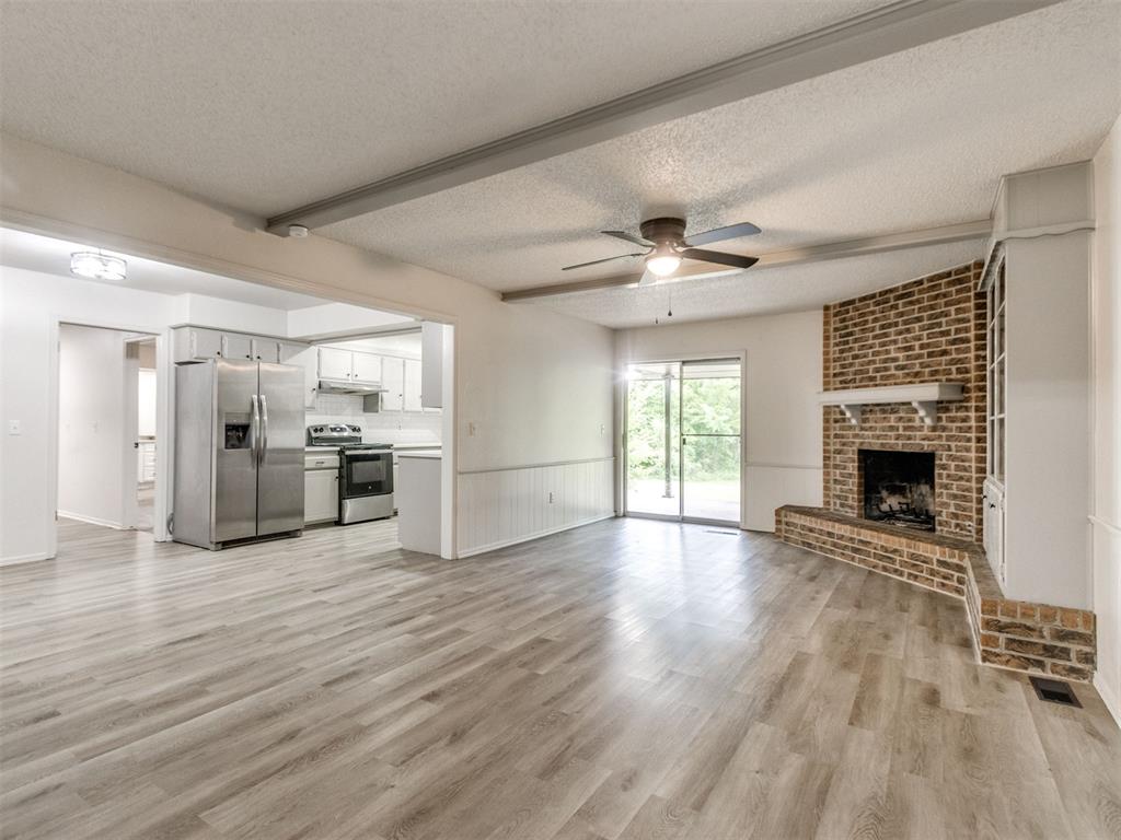 1400 Devonshire Circle Property Photo 4