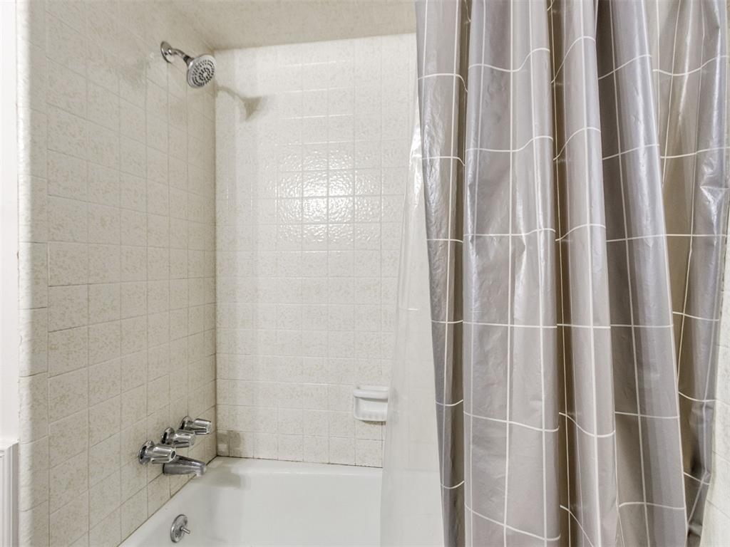 1400 Devonshire Circle Property Photo 13