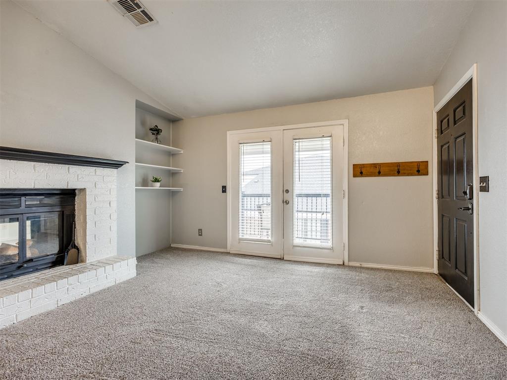 3003 River Oaks Drive 204 Property Photo 4