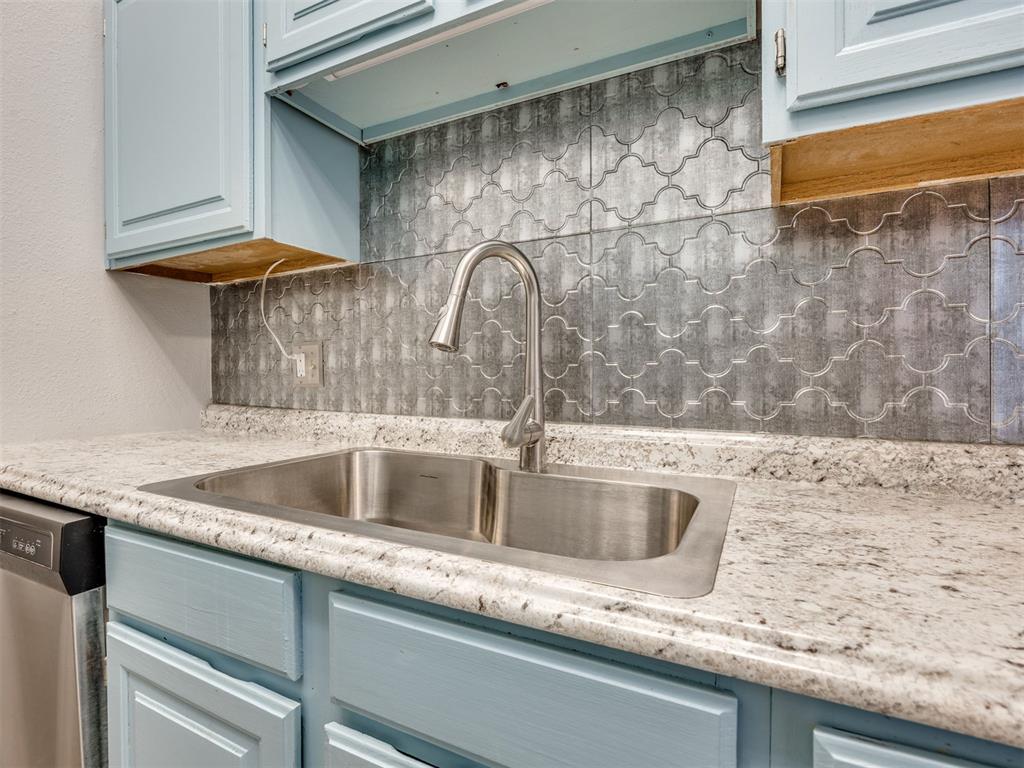 3003 River Oaks Drive 204 Property Photo 9