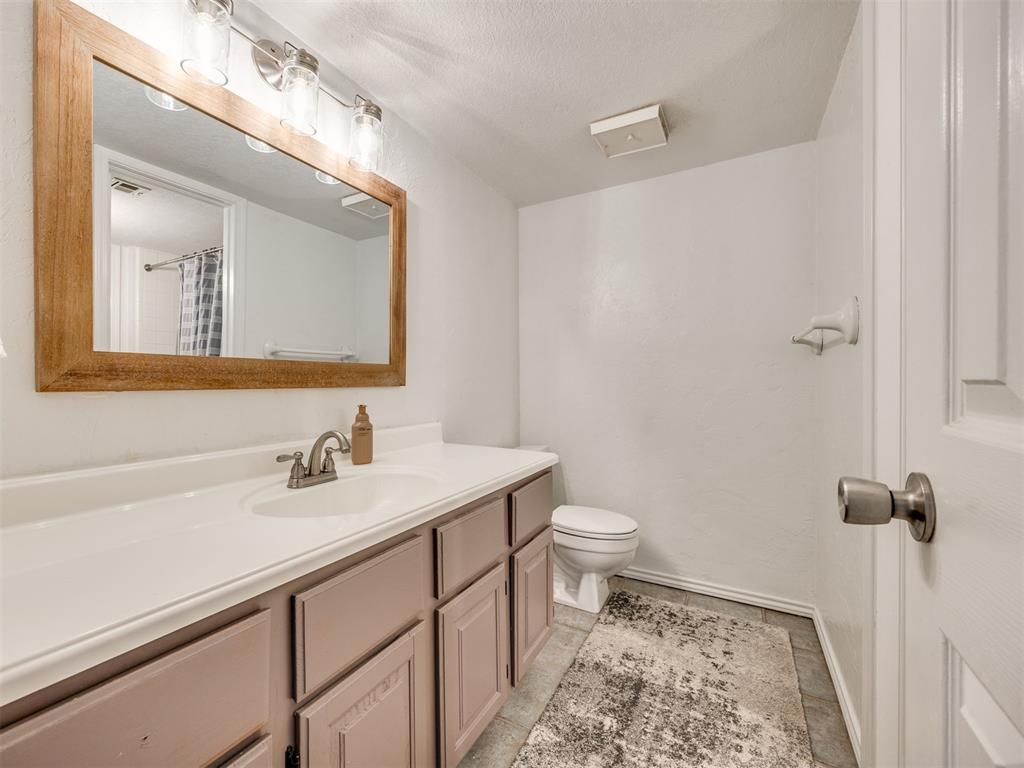 3003 River Oaks Drive 204 Property Photo 15
