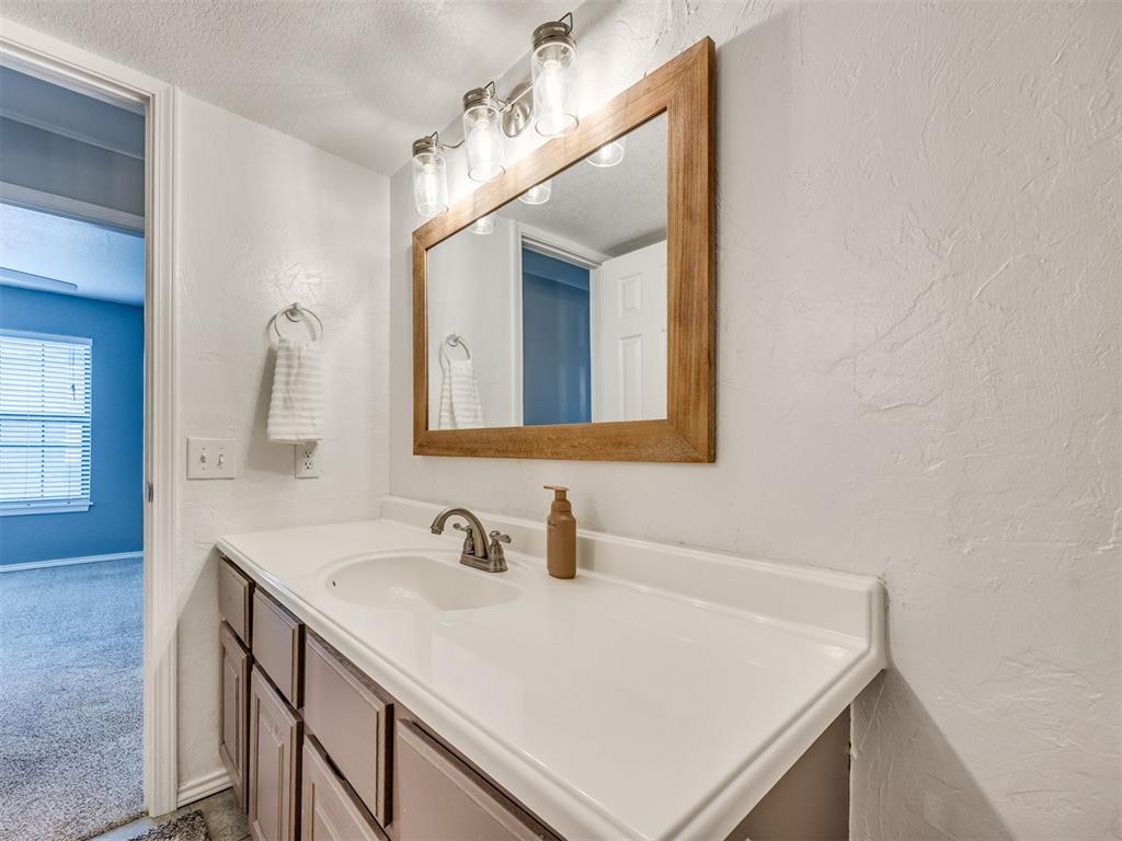 3003 River Oaks Drive 204 Property Photo 16