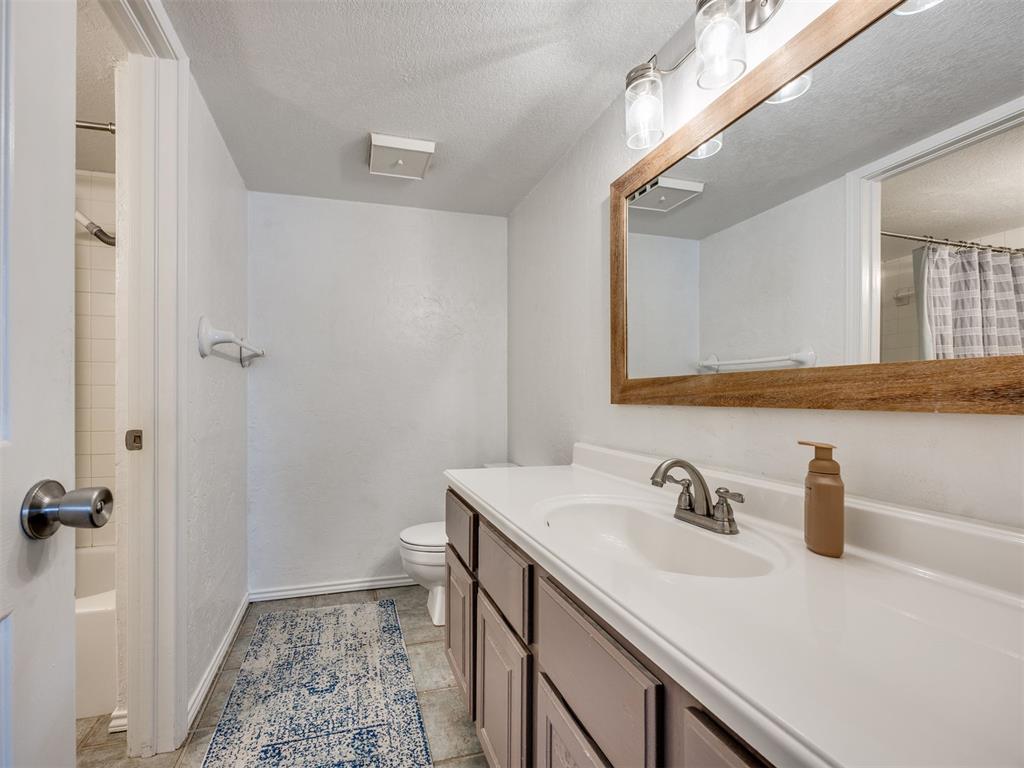 3003 River Oaks Drive 204 Property Photo 18