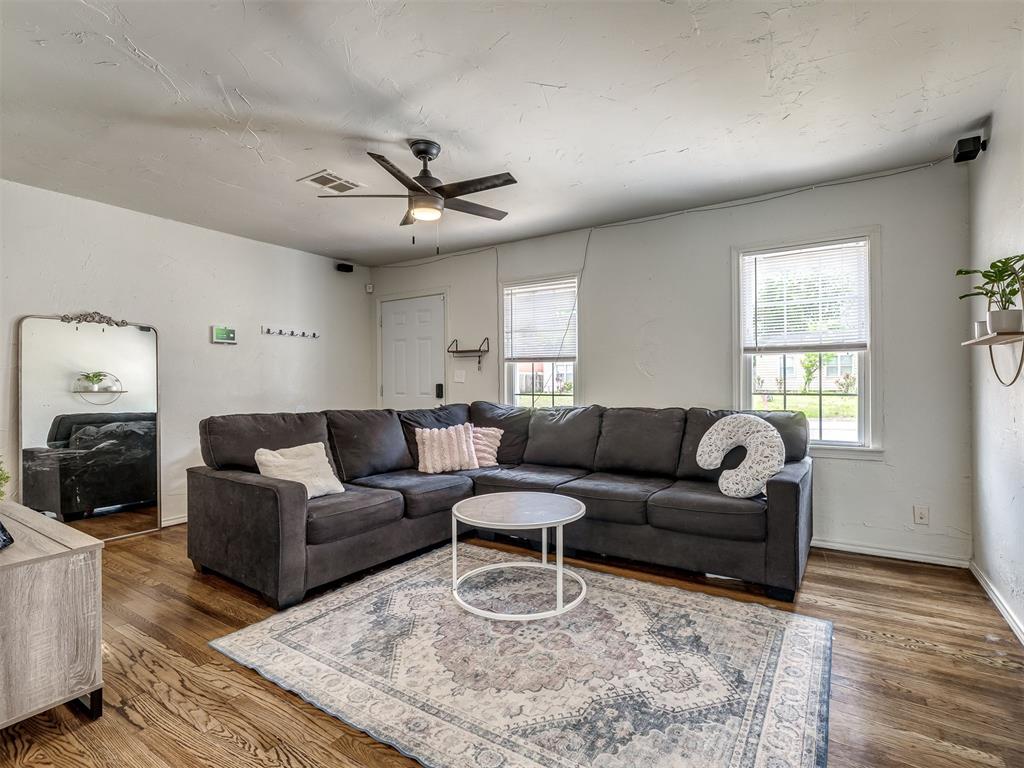 908 N Tabor Avenue Property Photo 6