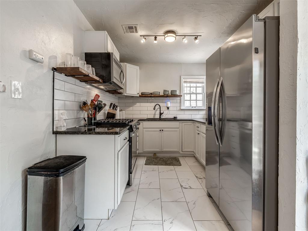 908 N Tabor Avenue Property Photo 12