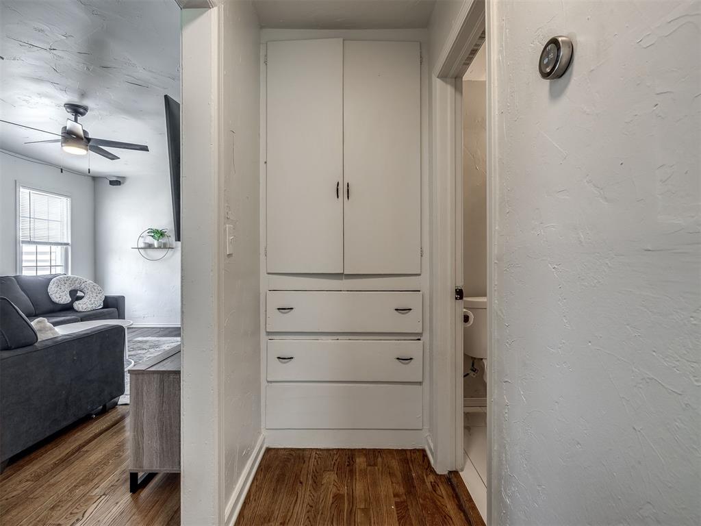 908 N Tabor Avenue Property Photo 23