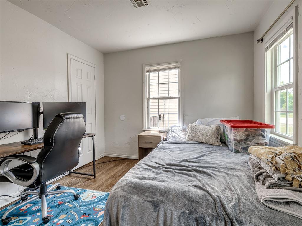 908 N Tabor Avenue Property Photo 32