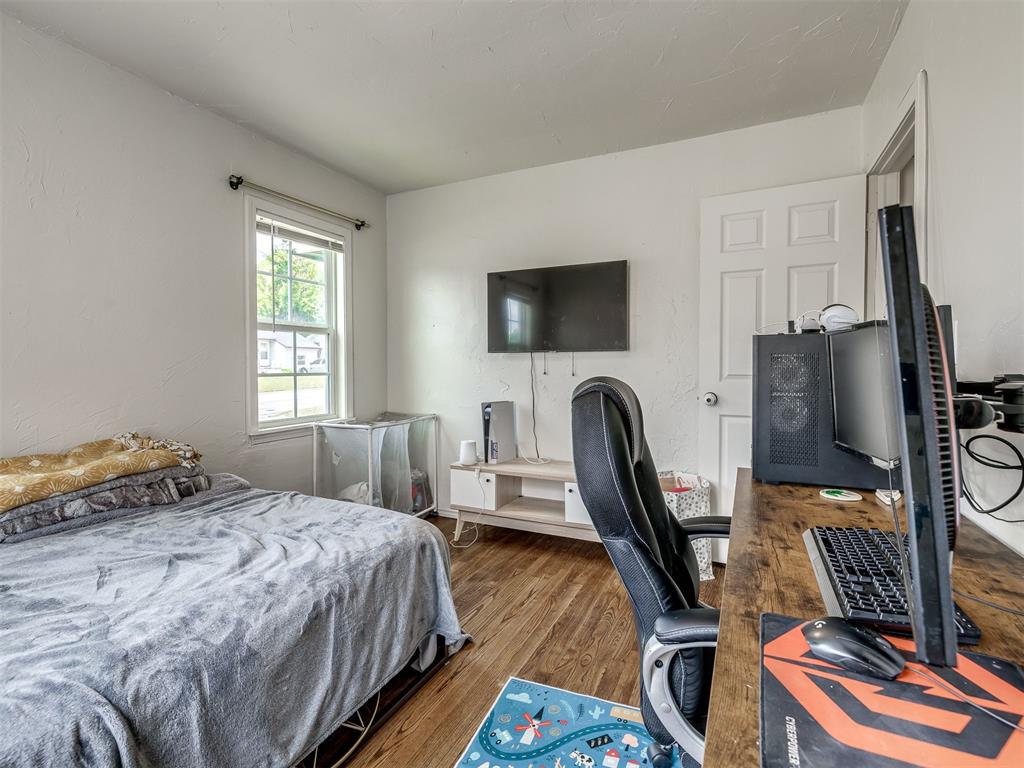 908 N Tabor Avenue Property Photo 33