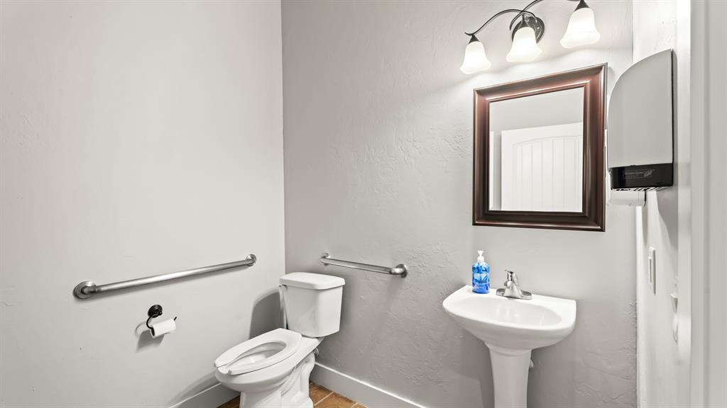 17338 N May Avenue Property Photo 17